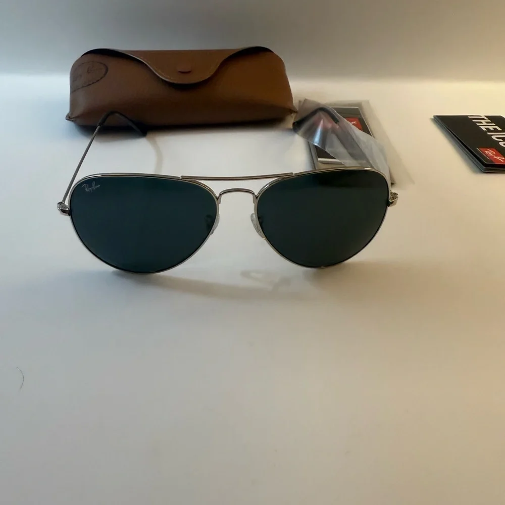 Ray-Ban Aviator Sunglasses RB3062 62mm. Silver Frame Unisex